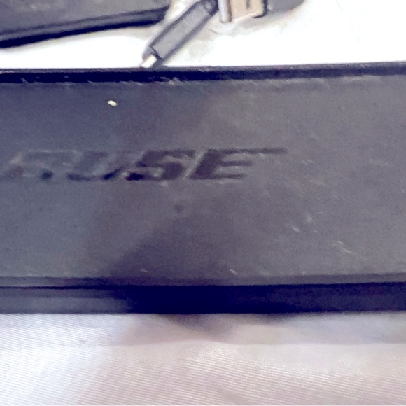 Bose SoundLink Mini & Accessories - Picture 3 of 5